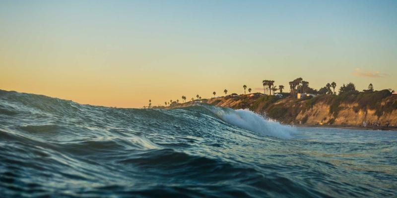 智能合同管理与法律科技：商务服务中的合规自动化与战略规划新范式