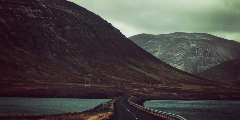 构建供应链韧性：鸿运商务咨询助力企业应对全球不确定性的风险管理方案