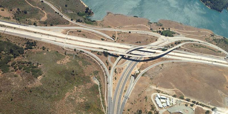 跨境税务筹划与合规：专业企业咨询如何通过战略规划优化全球税负