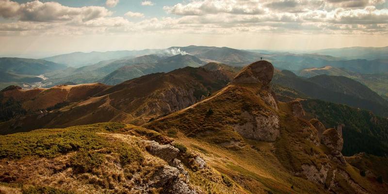 运营优化与战略规划：鸿运商务如何赋能企业ESG战略落地