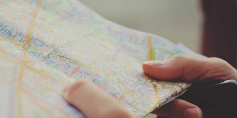 鸿运商务：专业企业咨询如何成为现代商务服务的战略引擎