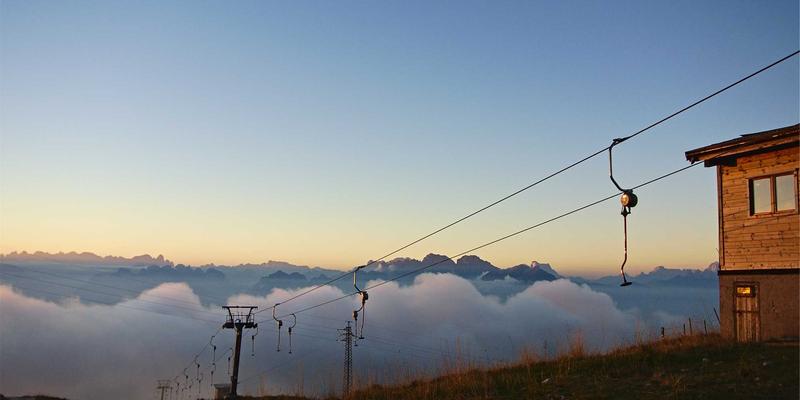 鸿运商务：企业咨询如何赋能战略规划，驱动可持续增长