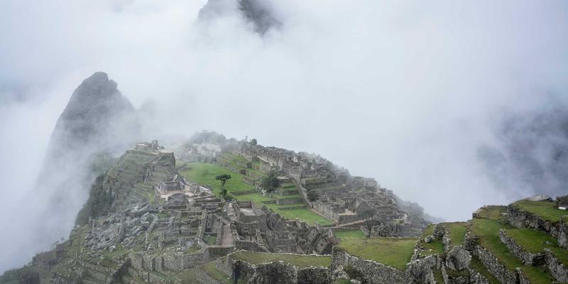 鸿运商务咨询：破解海外本地化运营团队搭建与管理中的人才与文化难题