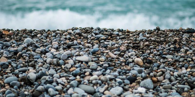 鸿运商务解析：智能合约与区块链如何重塑企业咨询与商务服务的安全与自动化