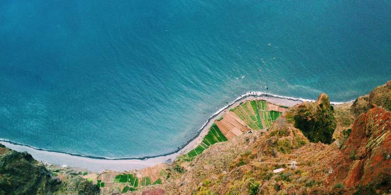 鸿运商务运营优化新引擎：CRM系统升级如何构建从数据整合到个性化营销的闭环